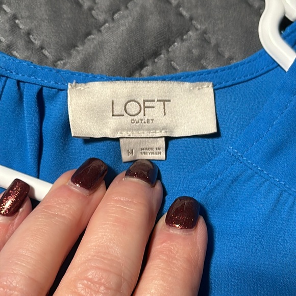 Loft Ladies Blue Dress Shirt, EUC, Size Medium - Picture 2 of 9